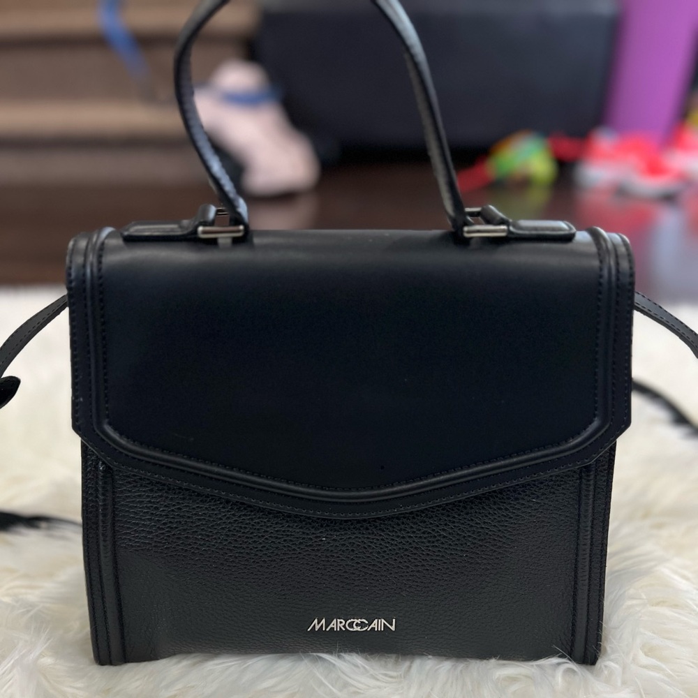 Marc Cain Black Leather Shoulder Bag -  Excellent Condition - sleek